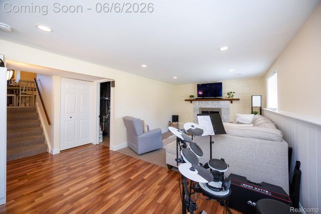 21076 Millbury Drive, Woodhaven, MI 48183