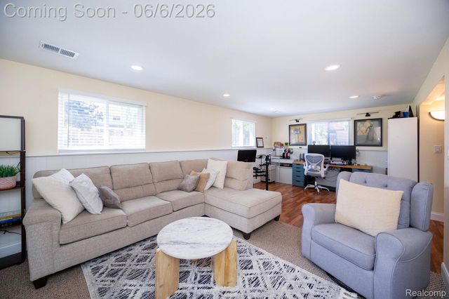 21076 Millbury Drive, Woodhaven, MI 48183