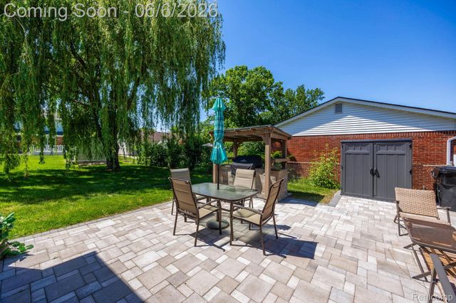 21076 Millbury Drive, Woodhaven, MI 48183