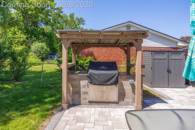 21076 Millbury Drive, Woodhaven, MI 48183