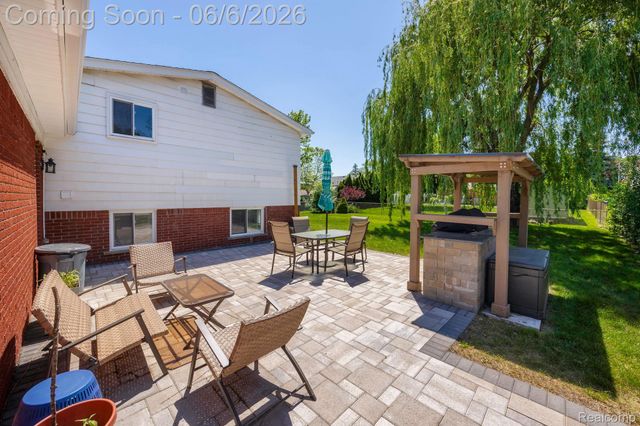 21076 Millbury Drive, Woodhaven, MI 48183