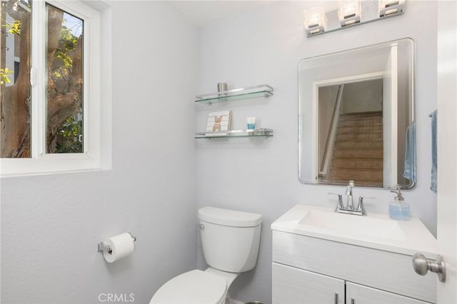 21038 Poolside Lane 5, Huntington Beach, CA 92648