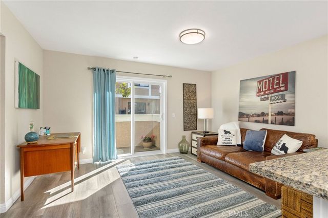 21038 Poolside Lane 5, Huntington Beach, CA 92648