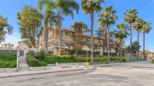 21038 Poolside Lane 5, Huntington Beach, CA 92648