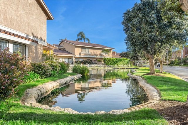 21038 Poolside Lane 5, Huntington Beach, CA 92648