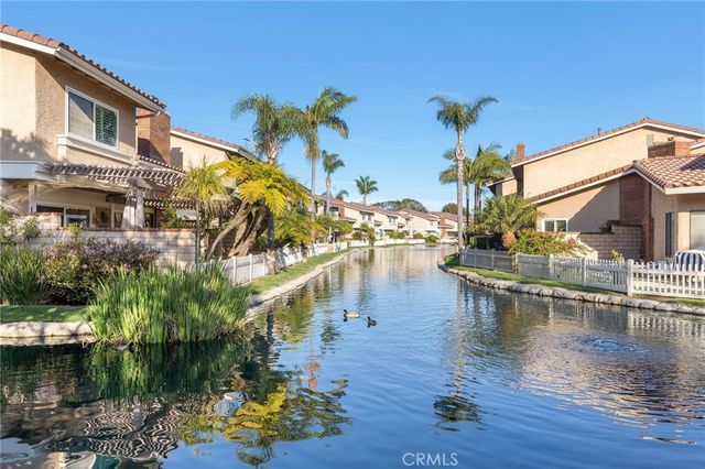 21038 Poolside Lane 5, Huntington Beach, CA 92648