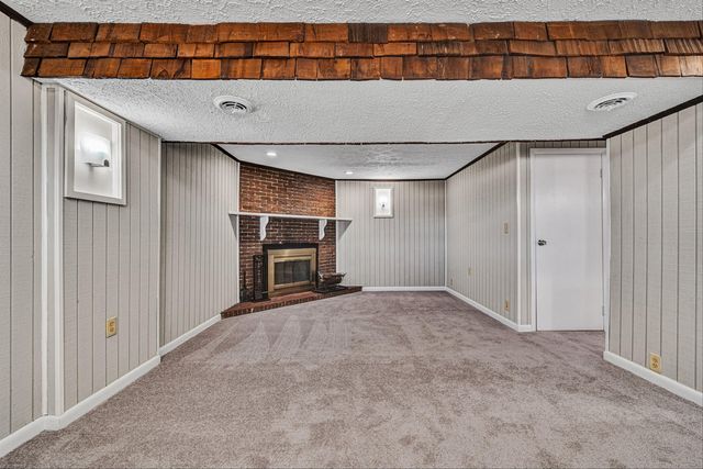 963 Page ST, Salem, VA 24153