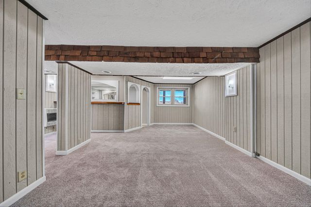 963 Page ST, Salem, VA 24153