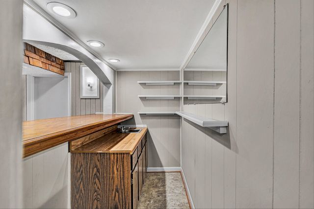 963 Page ST, Salem, VA 24153