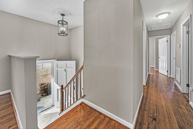 963 Page ST, Salem, VA 24153