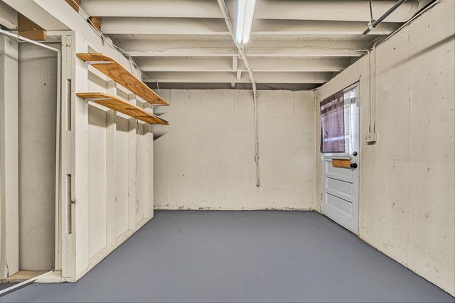 963 Page ST, Salem, VA 24153