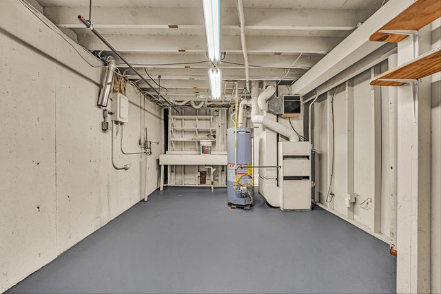 963 Page ST, Salem, VA 24153