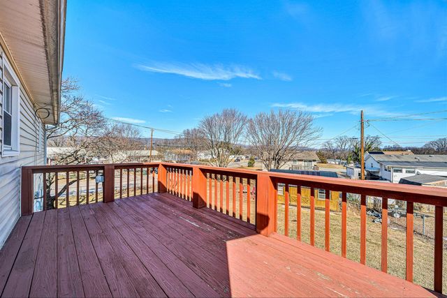 963 Page ST, Salem, VA 24153