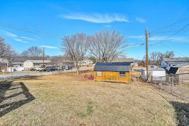 963 Page ST, Salem, VA 24153