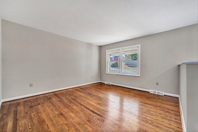 963 Page ST, Salem, VA 24153