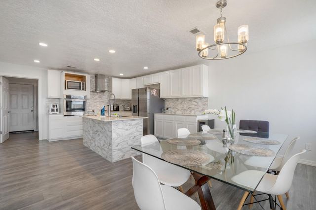 200 Trimble Boulevard NE, Albuquerque, NM 87123