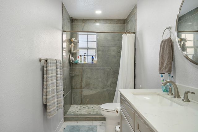 200 Trimble Boulevard NE, Albuquerque, NM 87123