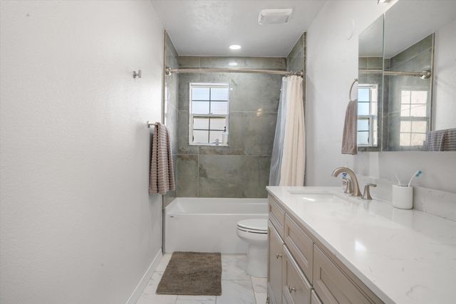 200 Trimble Boulevard NE, Albuquerque, NM 87123