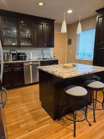 5 Stone Hill Rd, Springfield Twp., NJ 07081