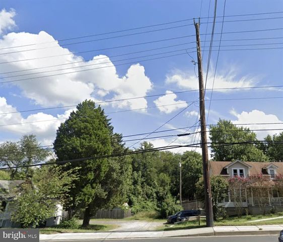 5152 SAINT BARNABAS RD, Temple Hills, MD 20748