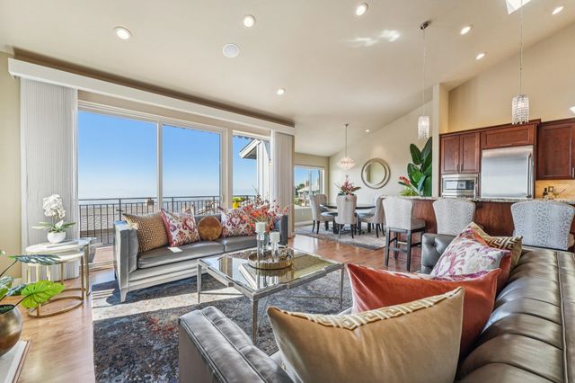 105 Starview Ct, Oakland, CA 94618