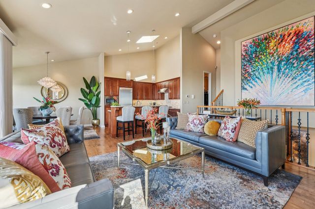 105 Starview Ct, Oakland, CA 94618