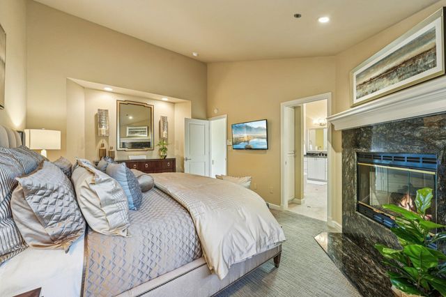 105 Starview Ct, Oakland, CA 94618