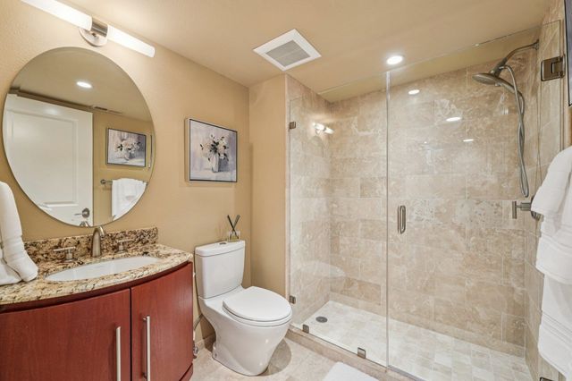 105 Starview Ct, Oakland, CA 94618