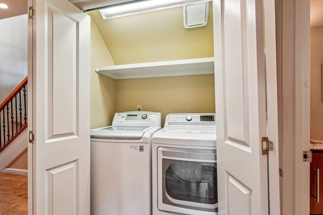 105 Starview Ct, Oakland, CA 94618