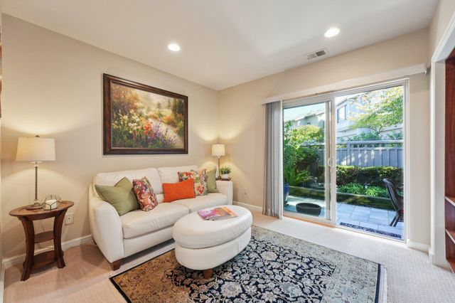 105 Starview Ct, Oakland, CA 94618