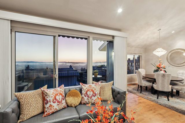 105 Starview Ct, Oakland, CA 94618