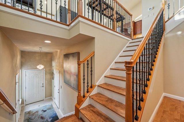 105 Starview Ct, Oakland, CA 94618