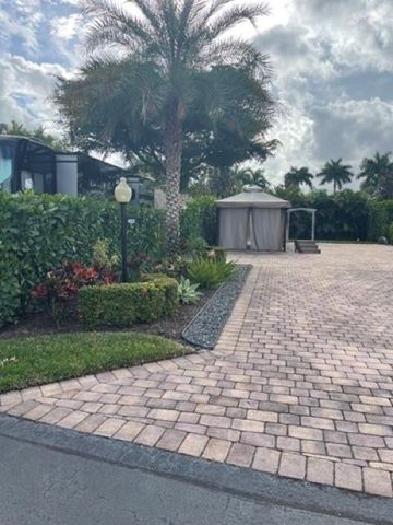 483 S Cortez Drive Circle, Margate, FL 33068