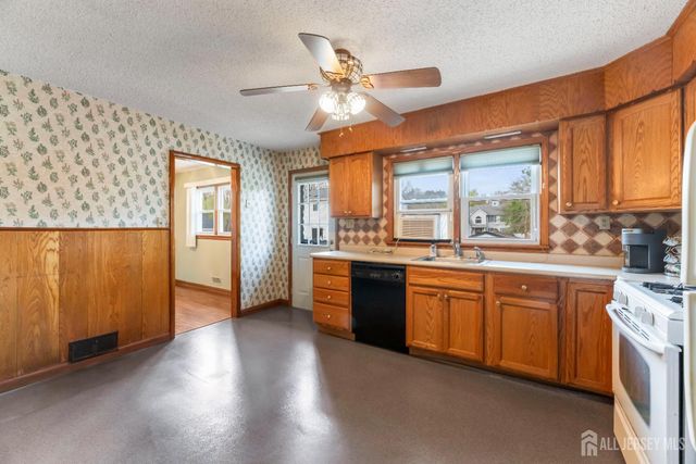 64 Avenue I Avenue, Monroe, NJ 08831