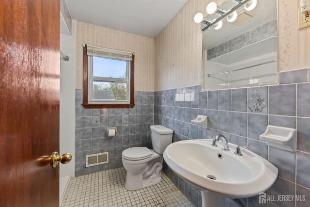 64 Avenue I Avenue, Monroe, NJ 08831