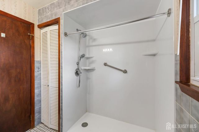 64 Avenue I Avenue, Monroe, NJ 08831