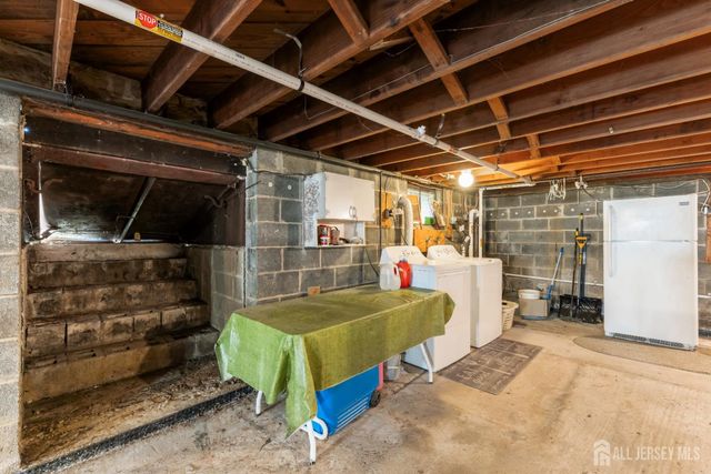 64 Avenue I Avenue, Monroe, NJ 08831