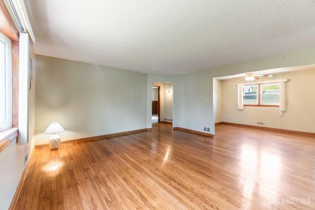 64 Avenue I Avenue, Monroe, NJ 08831