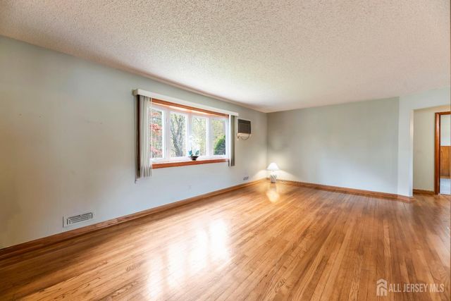 64 Avenue I Avenue, Monroe, NJ 08831