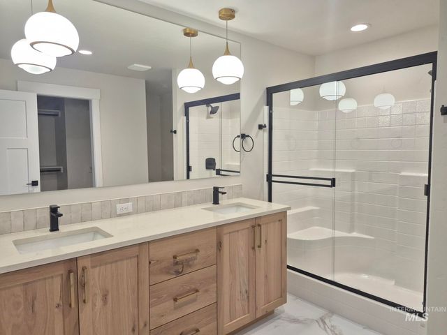 969 S Almond St, Nampa, ID 83686