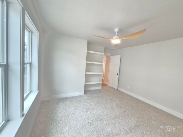 969 S Almond St, Nampa, ID 83686