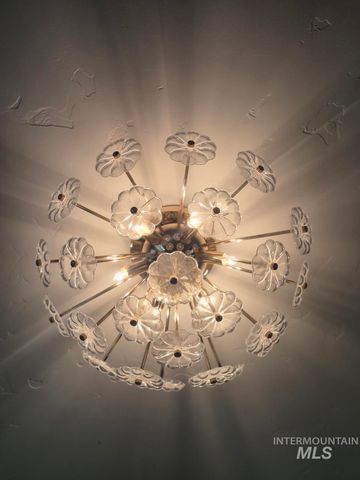 969 S Almond St, Nampa, ID 83686