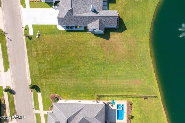 219 Bridgewater Place, Breaux Bridge, LA 70517