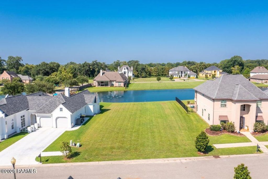 219 Bridgewater Place, Breaux Bridge, LA 70517