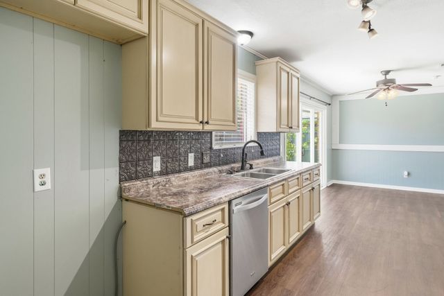 2903 Melmar Park Street, Commerce, TX 75428