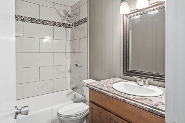 2903 Melmar Park Street, Commerce, TX 75428