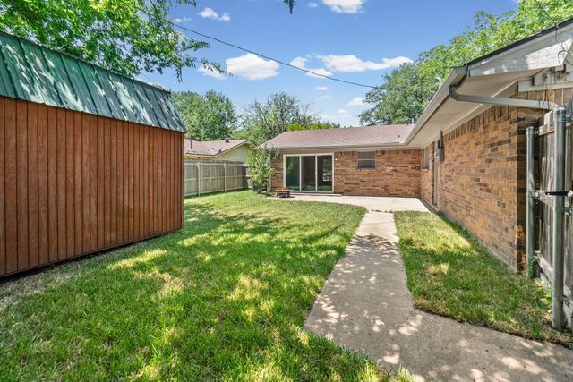 2903 Melmar Park Street, Commerce, TX 75428