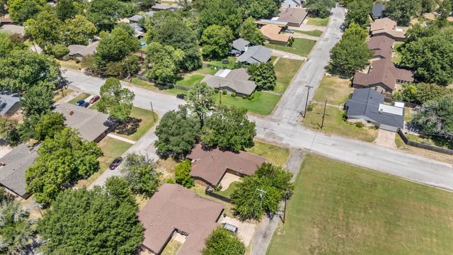 2903 Melmar Park Street, Commerce, TX 75428