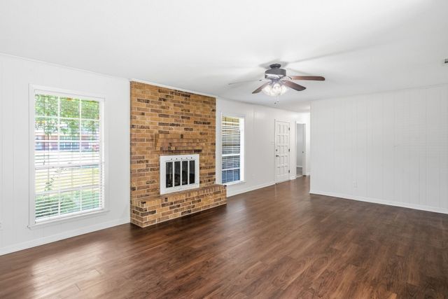 2903 Melmar Park Street, Commerce, TX 75428