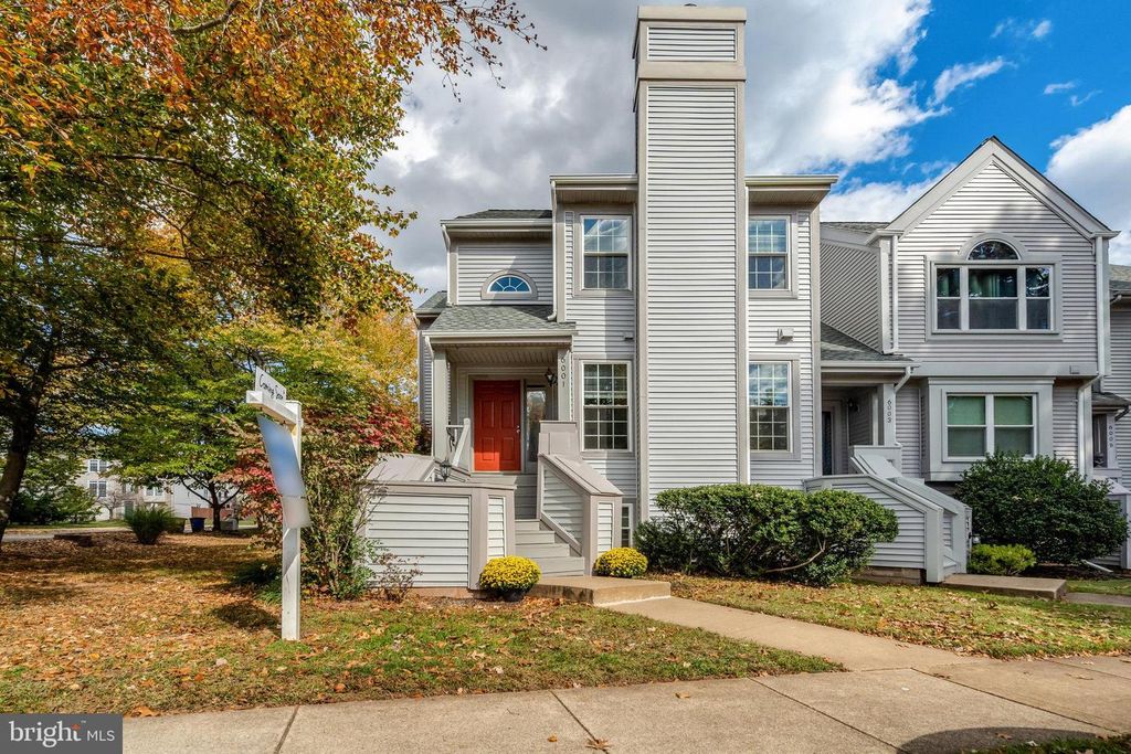 6001 CREEKSTONE LN, Centreville, VA 20120